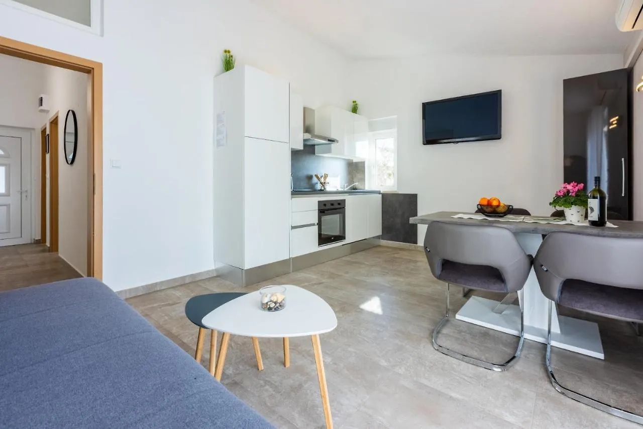 Ella Dramalj Apartment
