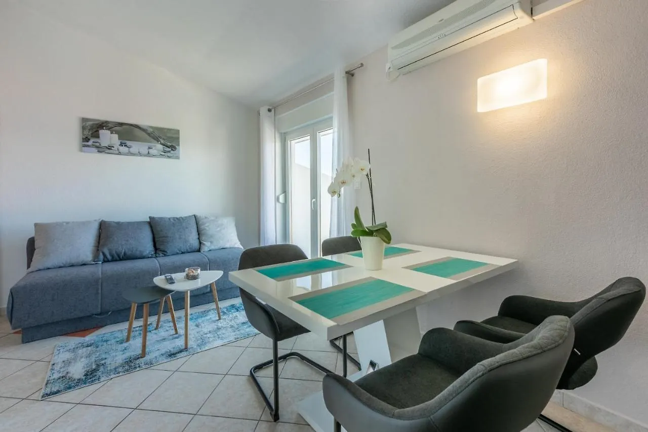 Ella Dramalj Apartment