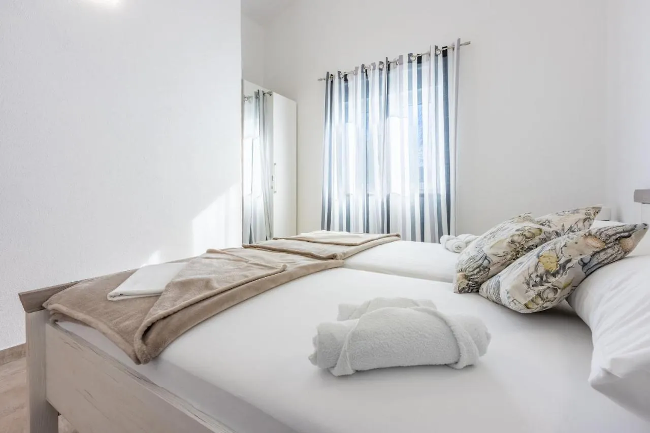 Ella Dramalj Apartment