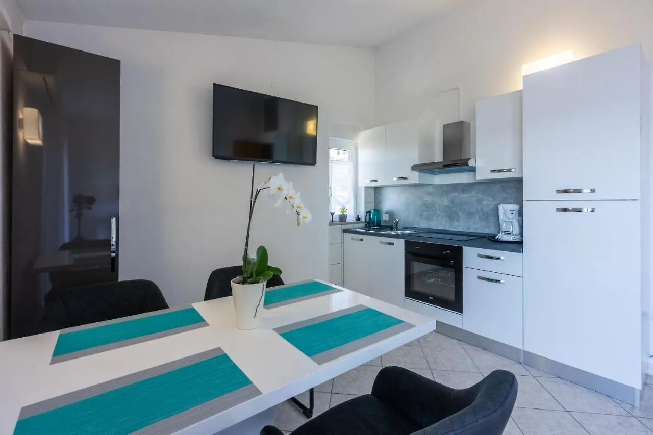 Ella Dramalj Apartment