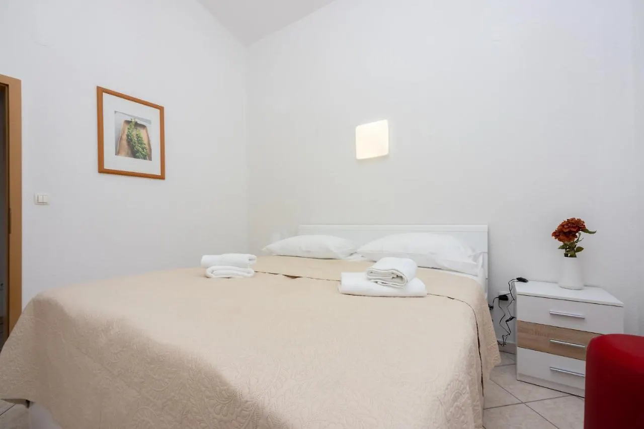 Ella Dramalj Apartment